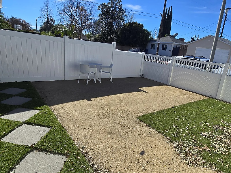 Building Photo - 6546 Bobbyboyar Ave