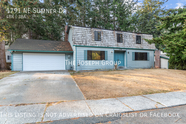 Building Photo - Bright 4-Bed Home in Oak Harbor with Spaci...