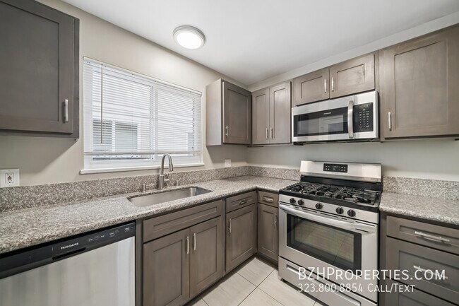 Building Photo - 3646 Carmona Ave