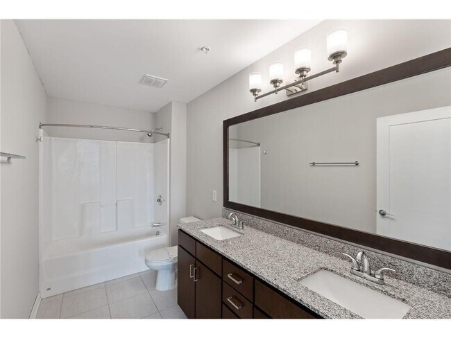 Building Photo - 497 S Marquette Ave