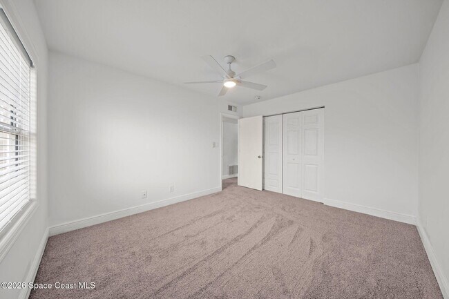 Building Photo - 913 S Colonial Ct