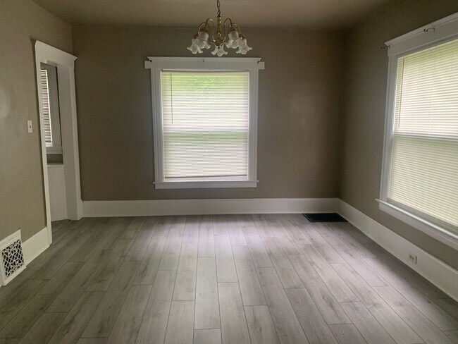 Building Photo - Remodeled Home ***Move-In Special FREE Jan...