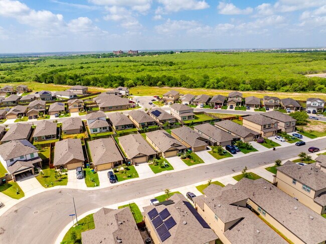 Building Photo - 3 Bedroom Rental in Convenient West San Antonio Location