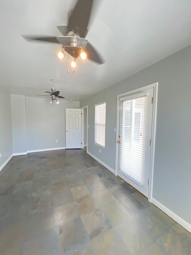 Building Photo - 3006 Tresselwyck Ln