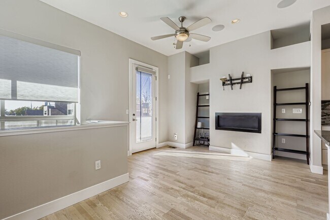 Building Photo - 2851 W 21st Ave