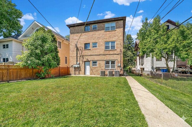 Building Photo - 3755 N Kostner Ave