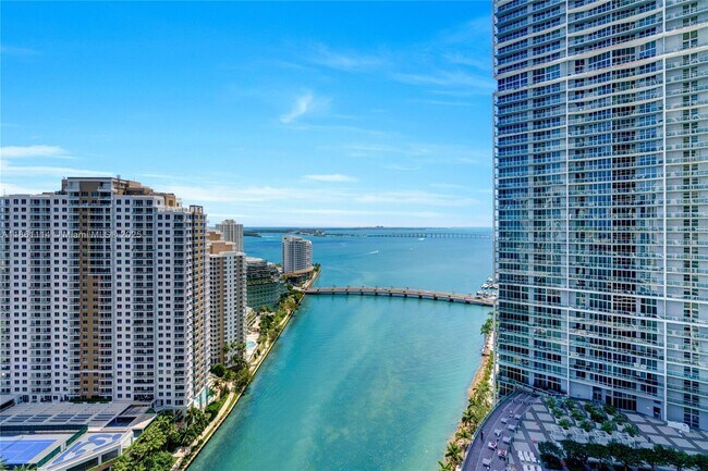 Building Photo - 465 Brickell Ave