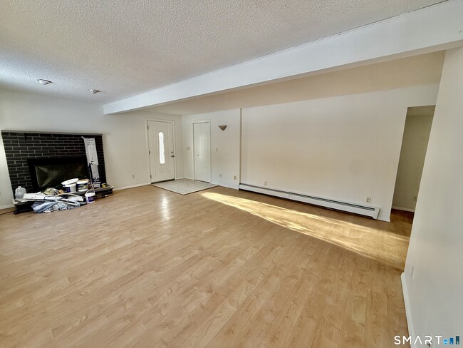 Building Photo - 79 Elmwood Hts