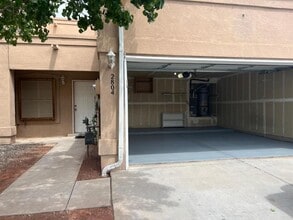 Building Photo - 2804 Quail Pointe Dr NW