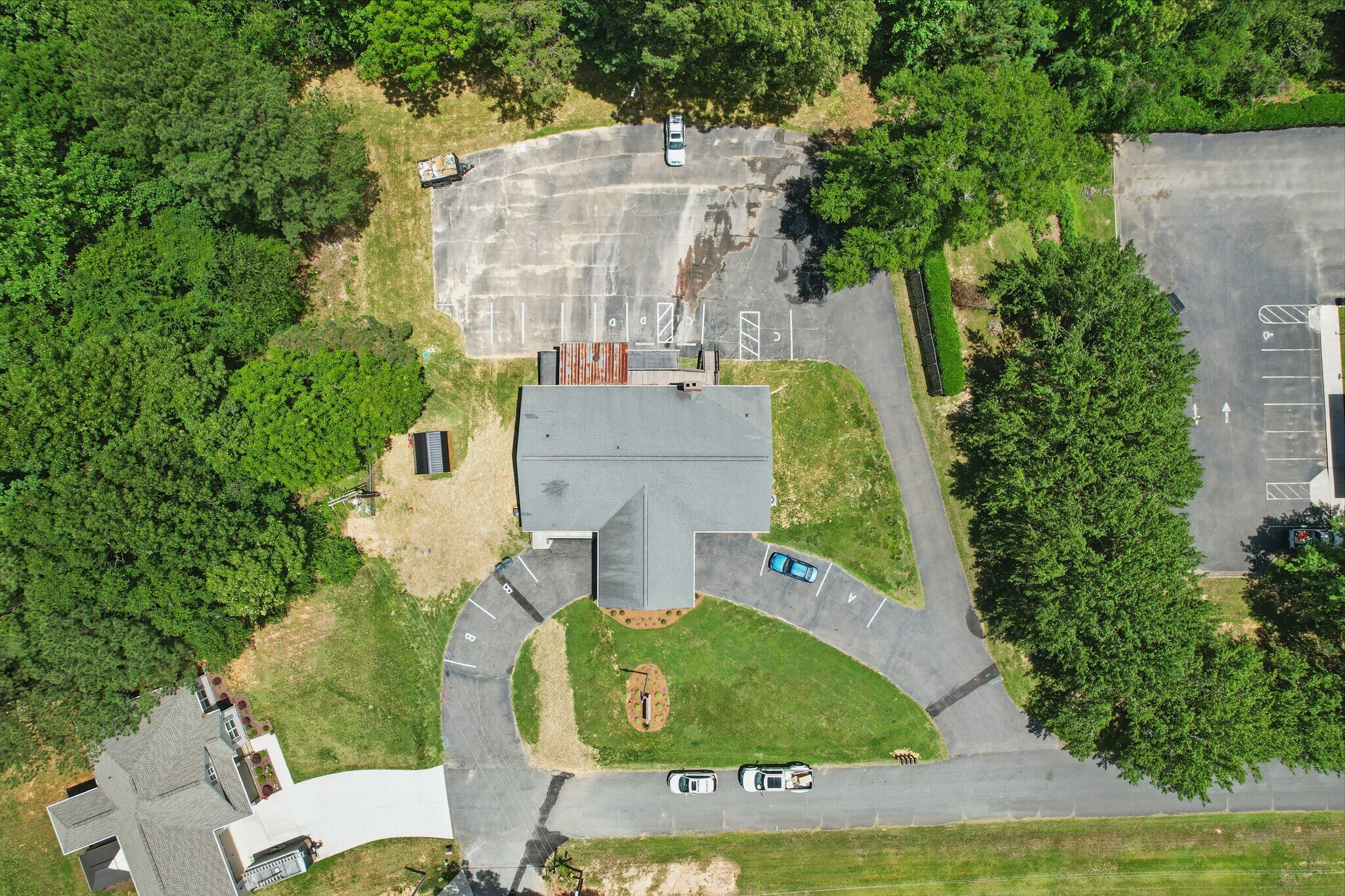 Building Photo - 216 Legion Dr