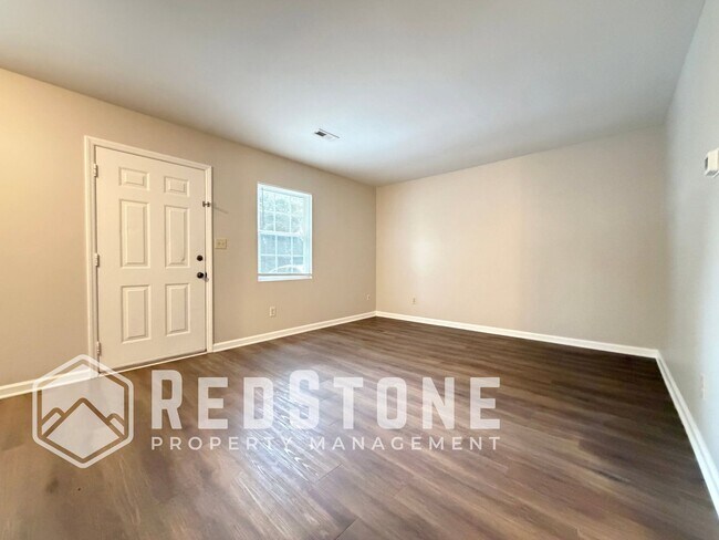 Building Photo - 221 Quintas Ave