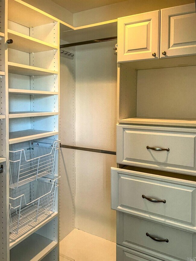 Building Photo - 1521 Genesis Ct