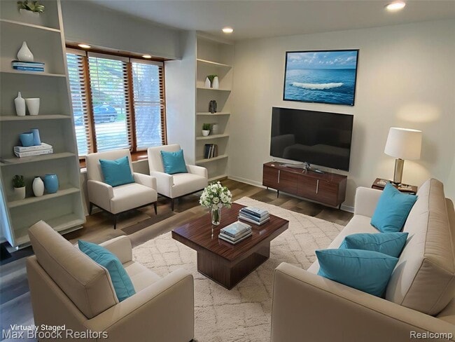 Building Photo - 5715 Sunnycrest Dr