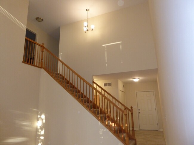 Building Photo - 380 Littleton Trail