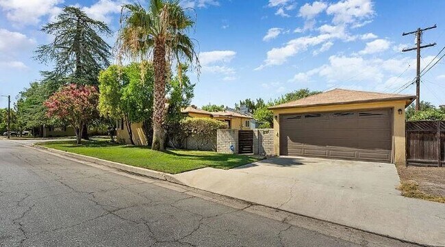 Building Photo - 2453 Alder St