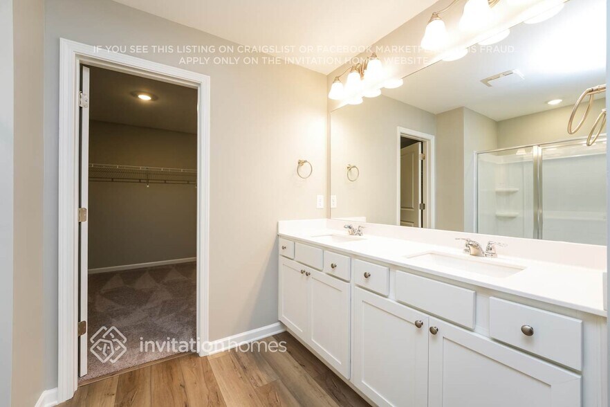 Building Photo - 2088 Boxwood Cir