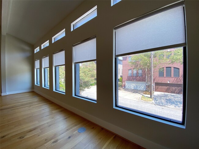 Building Photo - 4116 McDuffie St