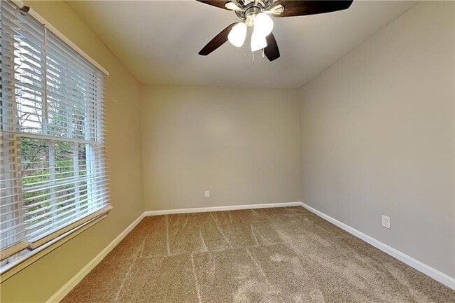 Building Photo - 404 Rams Ct