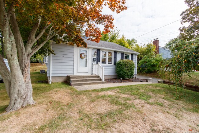Building Photo - 452 Pond Point Ave