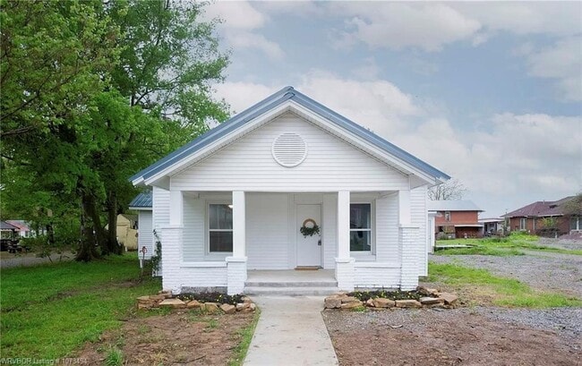 Primary Photo - 110 S 13th St