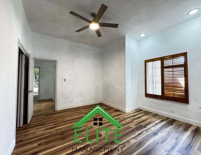 Building Photo - **Stunning Custom Home with Solar and Pool in Prestigious Granite Bay Neighborhood**