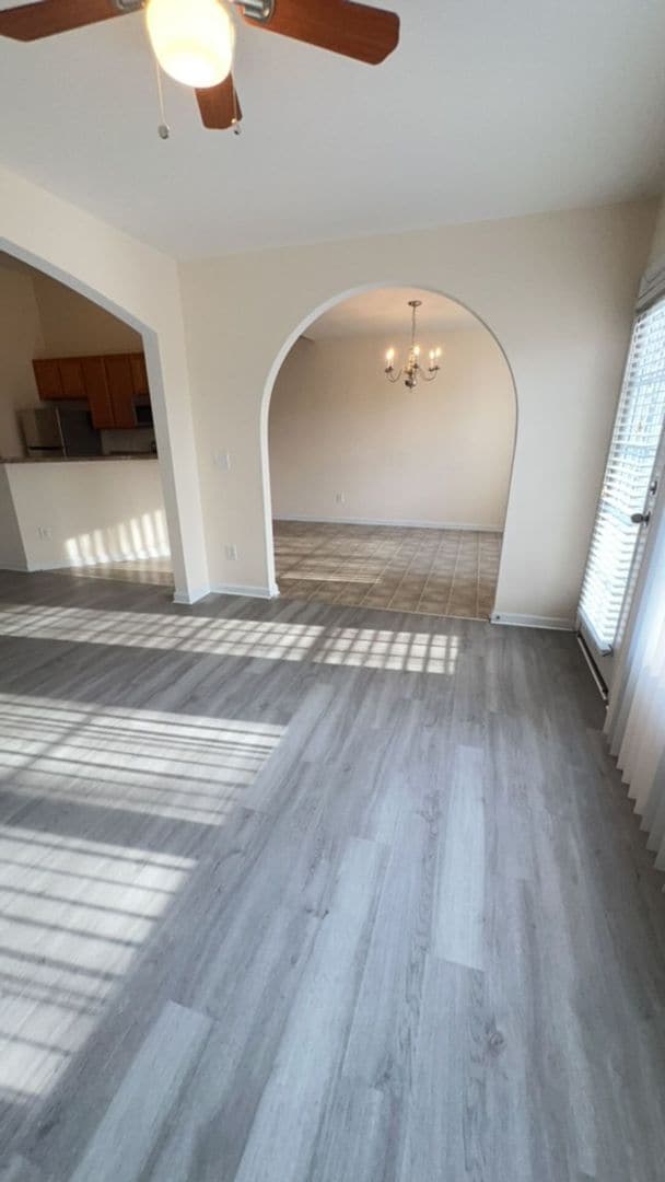 Building Photo - Woodbury 3 BD, 2BA home