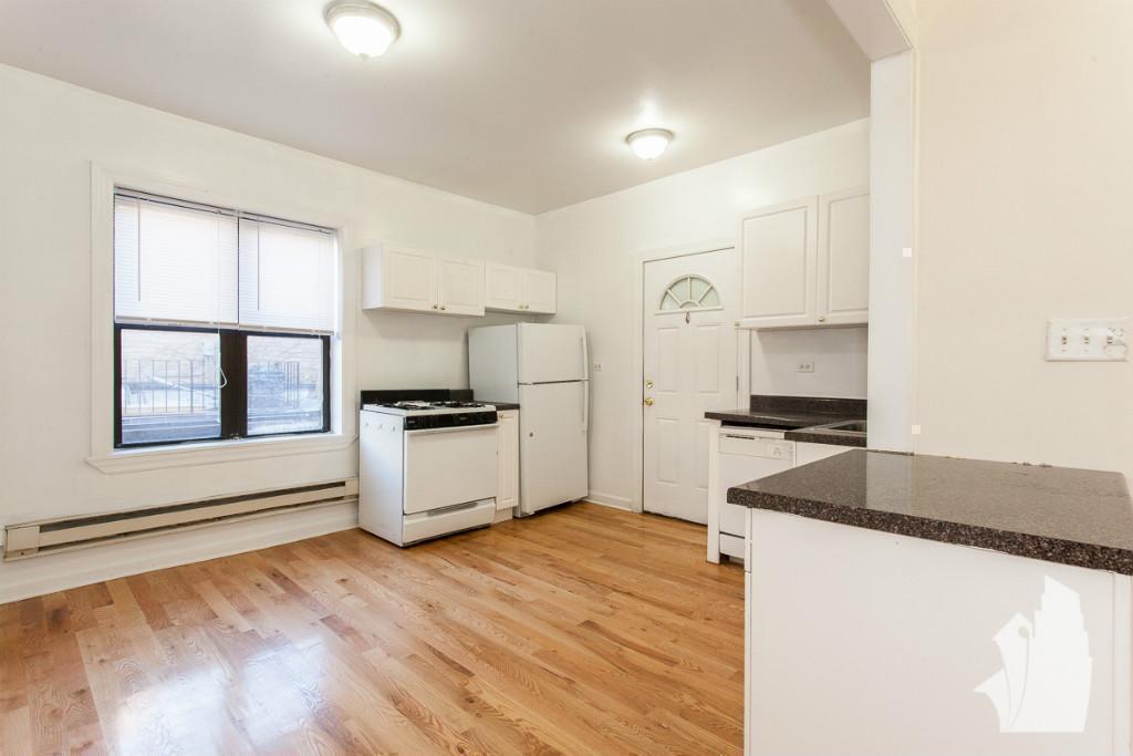 Building Photo - 3731 N Pine Grove Ave