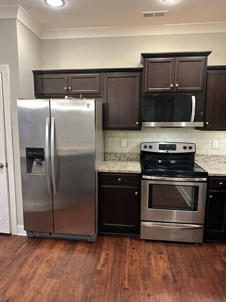 Building Photo - 3710 Aldeburgh Rd SW