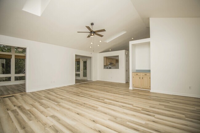 Building Photo - 106 Oohleeno Way