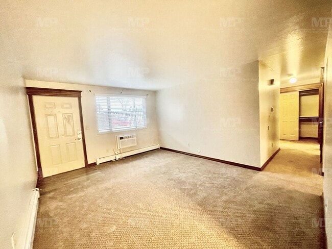 Building Photo - 1628 Azalea Dr