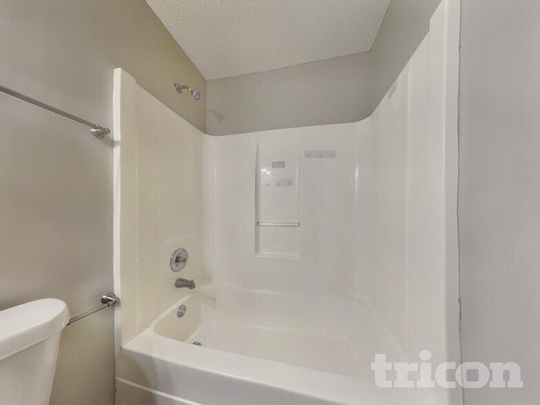 Building Photo - 374 Chesapeake Way