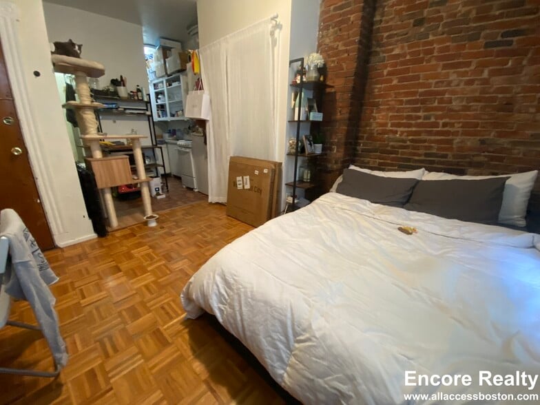 Building Photo - 47 Joy St