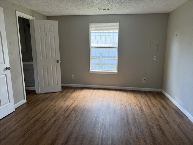Building Photo - 9084 Peggy Dr