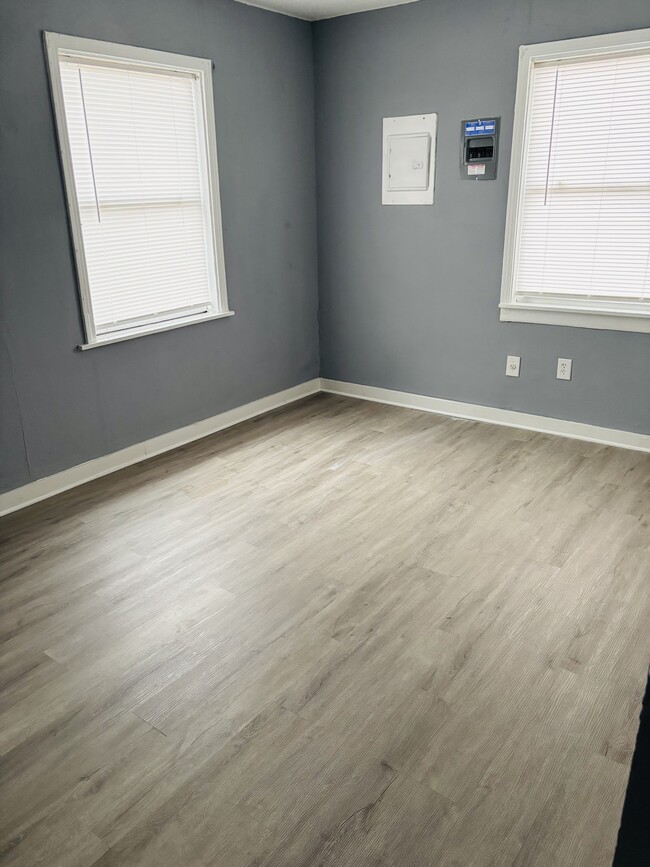 Building Photo - 1014 N Monroe Ave