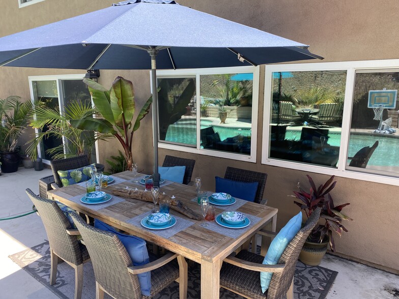 Patio dining - 26491 Fresno Dr