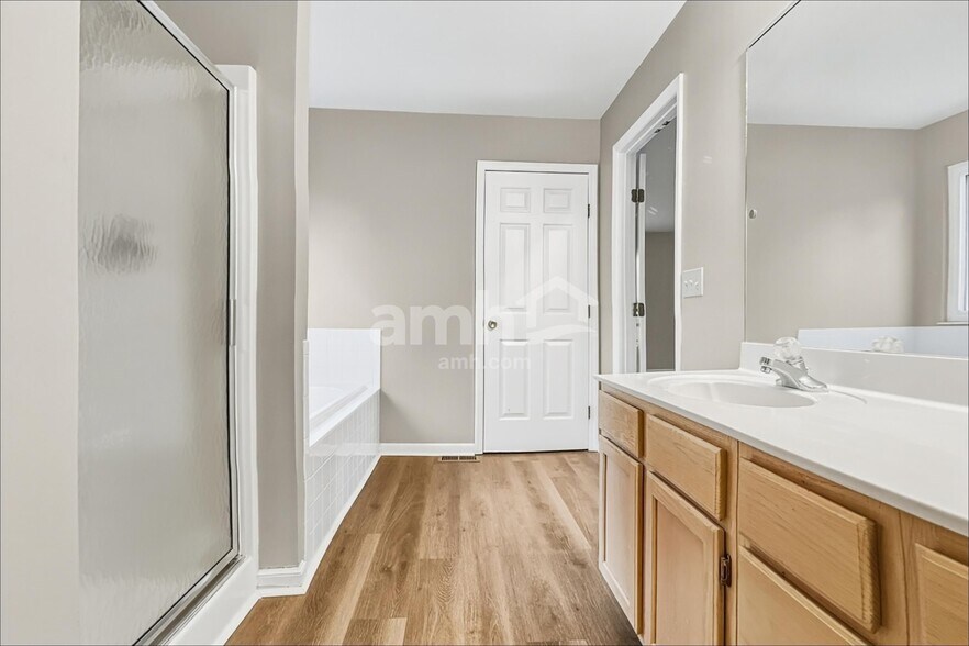 Building Photo - 7037 Berry Blossom Ct