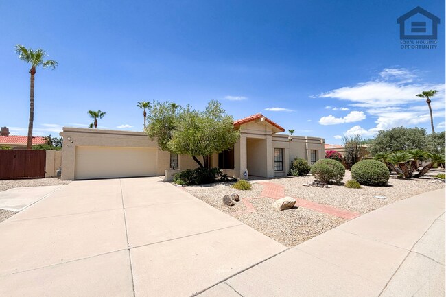 Building Photo - 3Bed/2Bath Furnished Home w/Stunning Backyard! Ready for Immediate Move-In! – POOL!