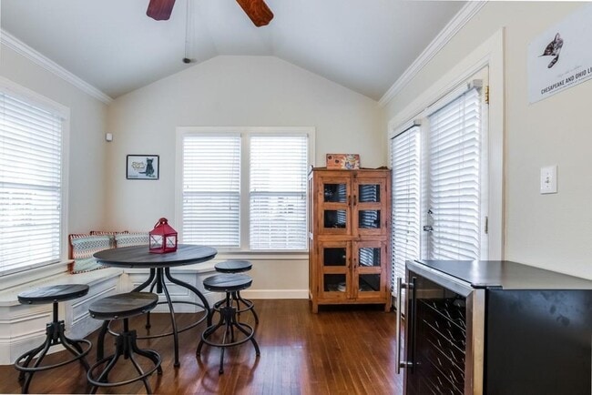 Building Photo - 2404 Thornton Rd