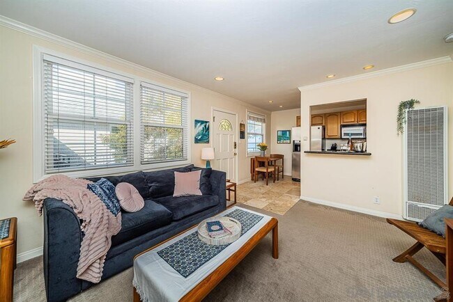 Building Photo - 215 Bonair St