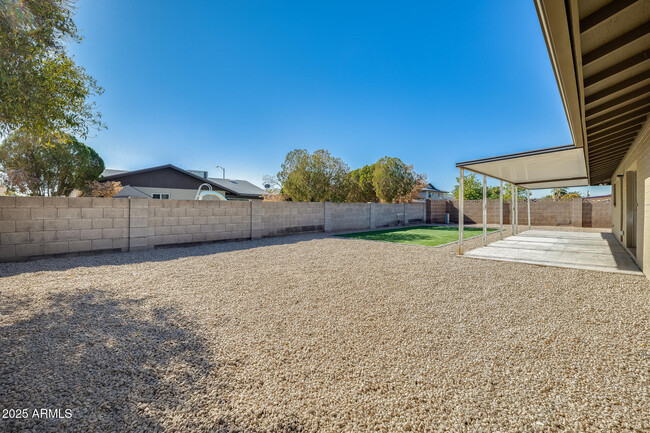 Building Photo - 5513 W Tierra Buena Ln