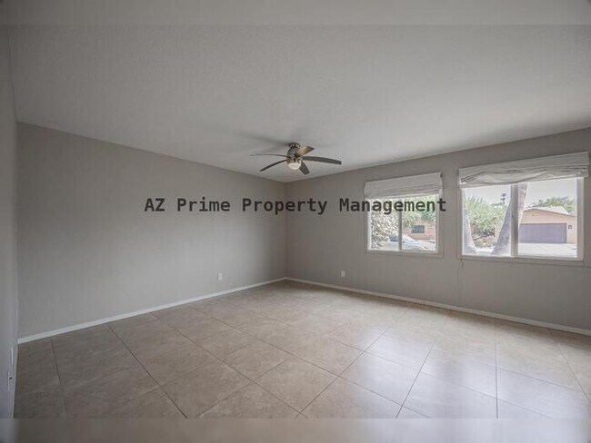 Building Photo - 1218 E Carter Dr
