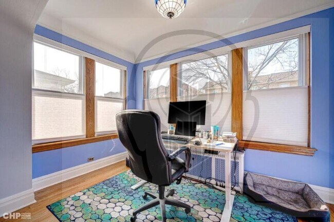 Building Photo - 3 bedroom in CHICAGO IL 60618