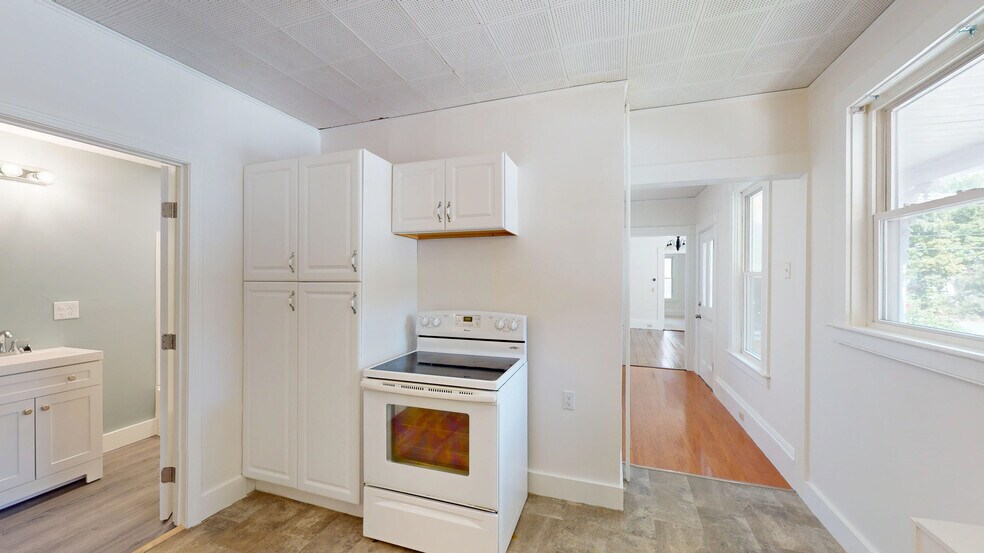 Building Photo - 10 Barrows St