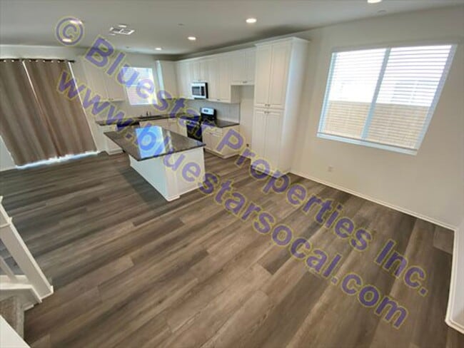 Building Photo - Just listed 5 bedroom in Victorville