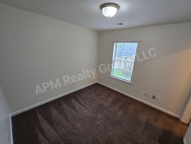 Building Photo - 212 Jasmine Pl Dr
