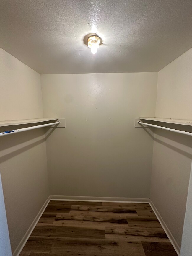 walk in closet - 2303 Mission Hill Dr