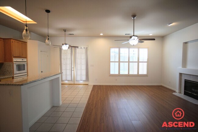 Building Photo - 8407 Glenlakes Ct