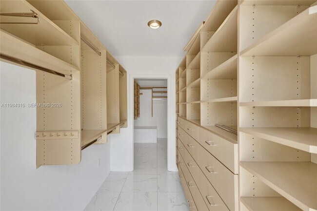 Building Photo - 10065 Bay Harbor Terrace