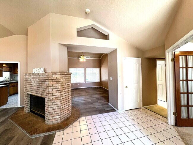 Building Photo - Spacious 4 Bed / 2 Bath Home with Loft, Fireplace & Beautiful Outdoor Entertaining Area!