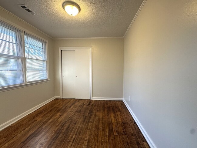 Building Photo - Adorable home !